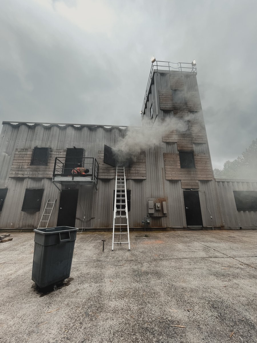 howdyitsnate's tweet photo. @MaffcOrg | 2023 was a blast.

📸 @honorsupplyco x @ChanceCraven 

#firefighter #training #maffc #maffc2023 #honorsupplyco https://t.co/t7rV4WqHU8