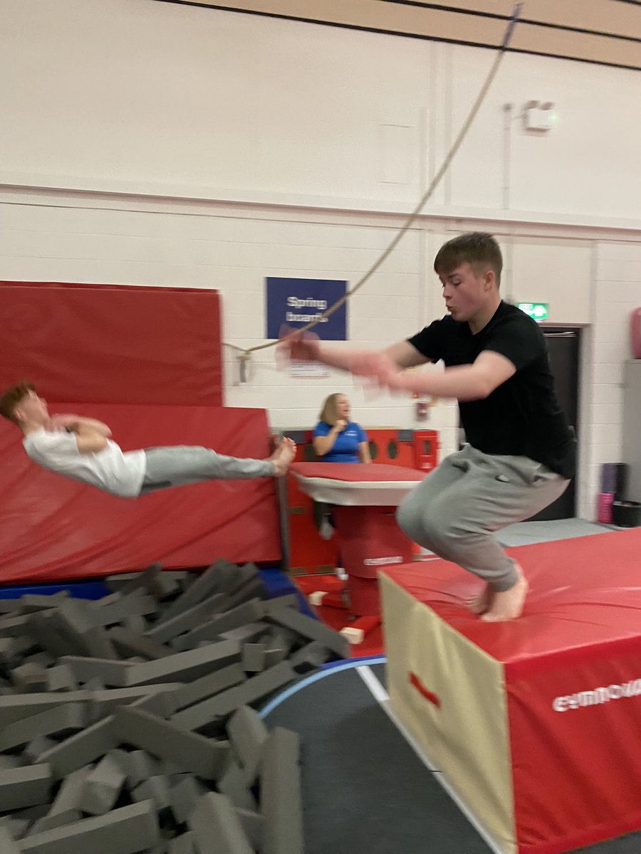 MrCampbell01's tweet photo. 🤸🏼‍♀️Activity 1 🤸🏻‍♂️ 

Pushing out of our comfort zone in the gymnastics workshop and developing: 

Confidence🫡 
Resilience💪🏼
Determination👊🏻
Control of emotions😤

#Strive4Five #learningtoachieveourpotential 

@invacad @MsMcCready @DhtLivingstone @InverclydeNSTC https://t.co/HCpWuJ3O0Y