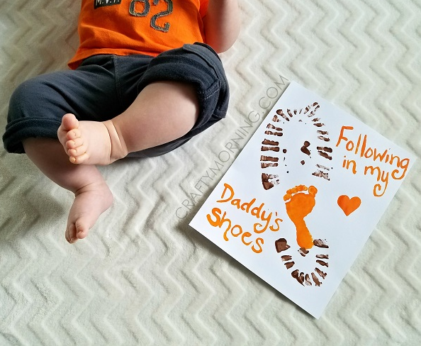 🎨 #kidscraftweekend! Check out this simple yet precious #FathersDay craft that will provide good memories for years!

👉 SOURCE: craftymorning.com/following-dadd…

#Fathersday2023 #craftideas #kidscrafts #ideasformoms #diycrafts #craftymom #fillingdaddyshoes