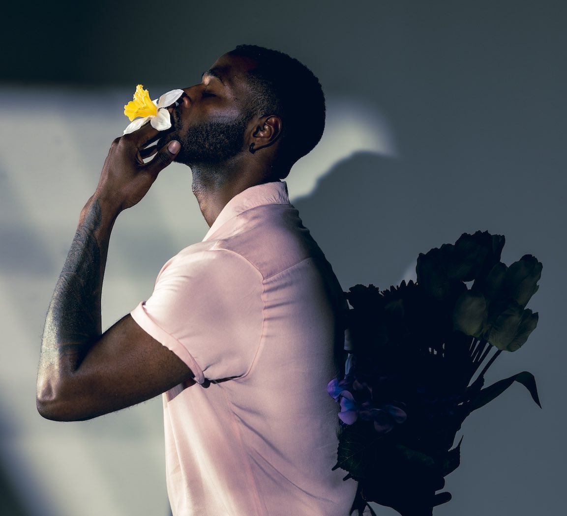 IMTHEHOWL's tweet photo. Bloom at your own speed 🌸

📸 Mimi Johnson 
#blackphotographer #flower #howlcooper https://t.co/YSuiI3PcYv