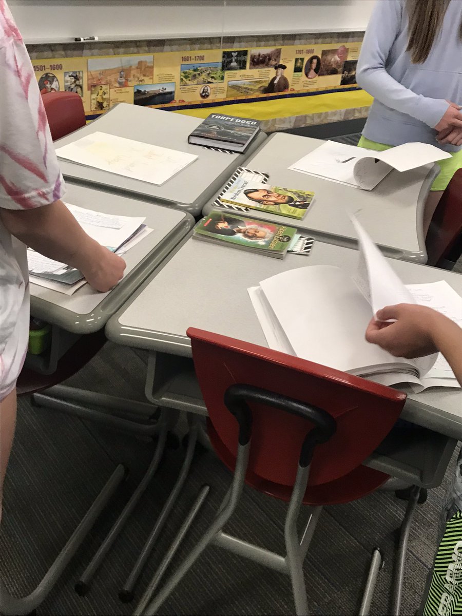 rachelteachkc's tweet photo. Fantasy Book Celebration! Thank you Ms. Steele for joining us! @MPTimberwolves #mpconfident https://t.co/vzwxdbTgux
