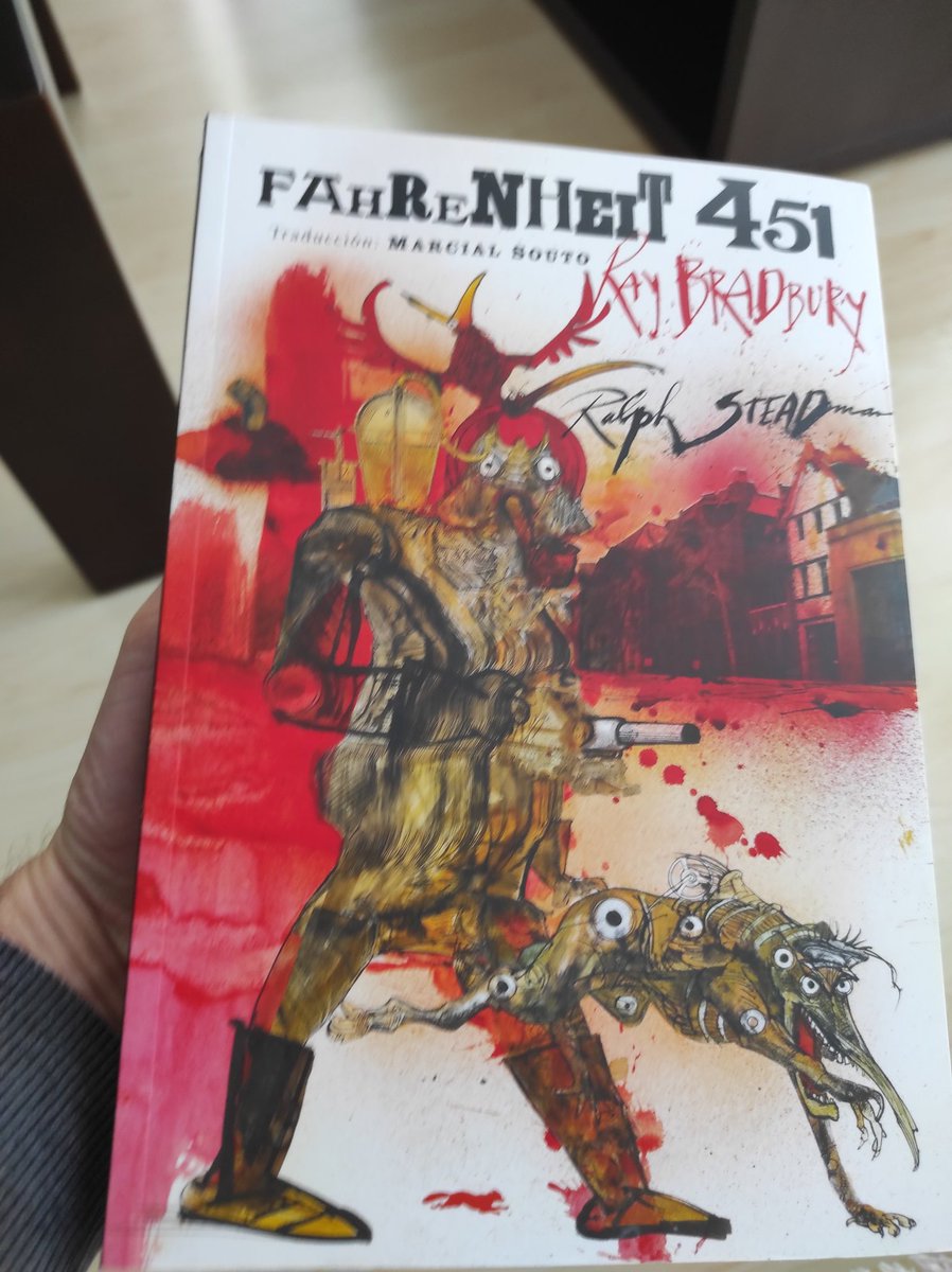 Dispuesto a empezar Farenheit451. Regalo de Sant Jordi de <a href="/MBarredaVaya/">Maria</a>. A ver si ha tenido buen gusto 😜
No hay que juzgar un libro por la portada, pero tiene buena pinta.