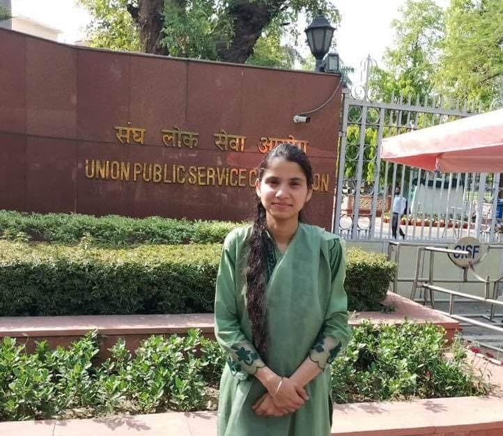harvinder_ias's tweet photo. Many Many Congratulations Parsanjeet on receiving such a coveted rank apart from getting your desired service!! You have made us all very very proud 💐💐✨✨ Best wishes! https://t.co/wys2iTdSem