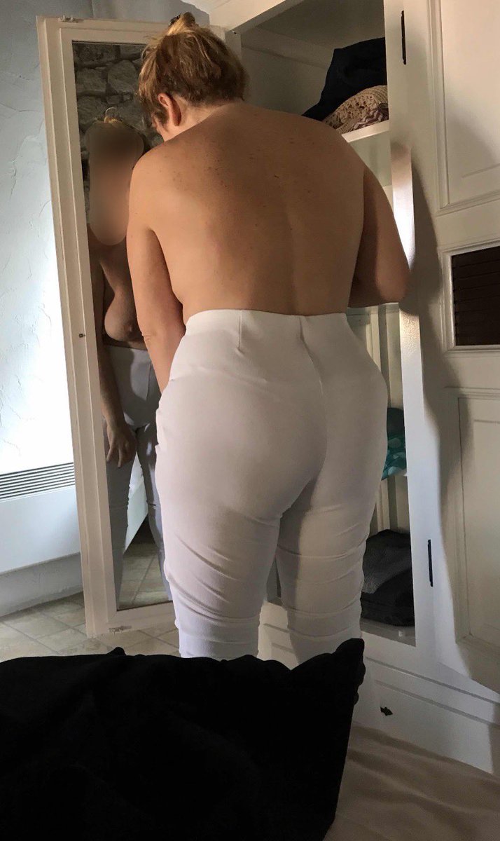 Storm3Sweet's tweet photo. eşi ile kısa bir tatil yapan takipçim yollamış ve akşam herkes dışarda eşimin poposundaydı milletin gözu diyor https://t.co/2A0afsIyDu