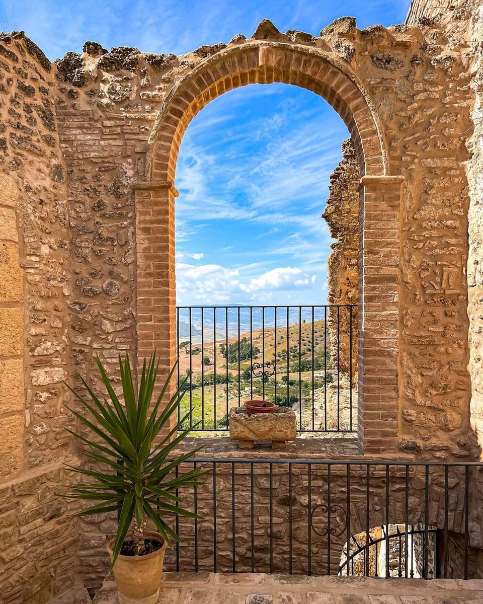 A panorama to be shot 
#Irsina 
📷ig @solovale_travelblog
#LoveBasilicata #FreeToMove #EnPleinAir 💚