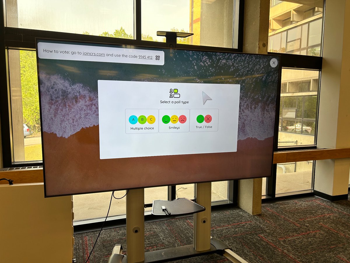 Spotted in the @_salemhigh_ IMC @shswitcheslibrary using classroomscreen.com to welcome scholars and were in the process of setting up an interactive poll 🤩❤️👏 #techtiptuesday in action!