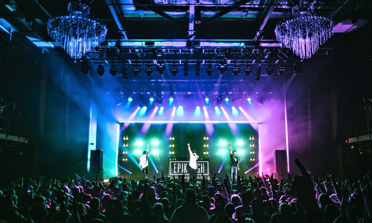 CHAUVET Professional tweet media