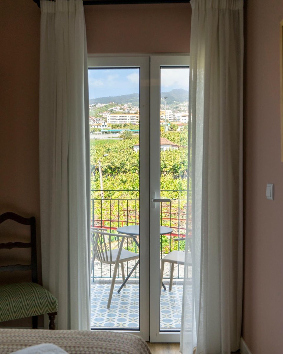 You will be amazed by the perfect views you get from our balconies 😍✨ 

 #visitportugal #experienceportugal #placestostayinportugal #placestostay #travellife #trending2023 #quintadasaraiva #creatememories #relaxing #views #hotelroomview #balcony #timeoff #relaxing