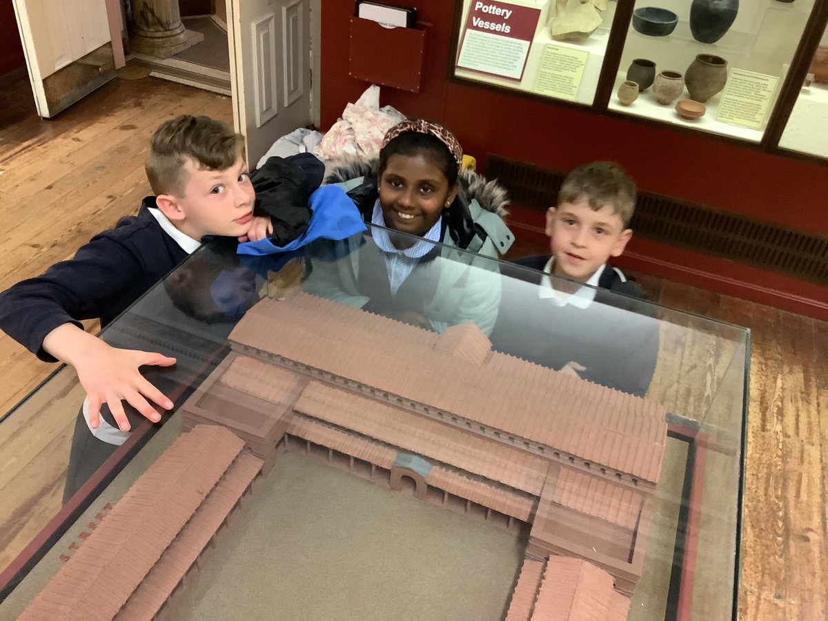 Holy Cross tweet media