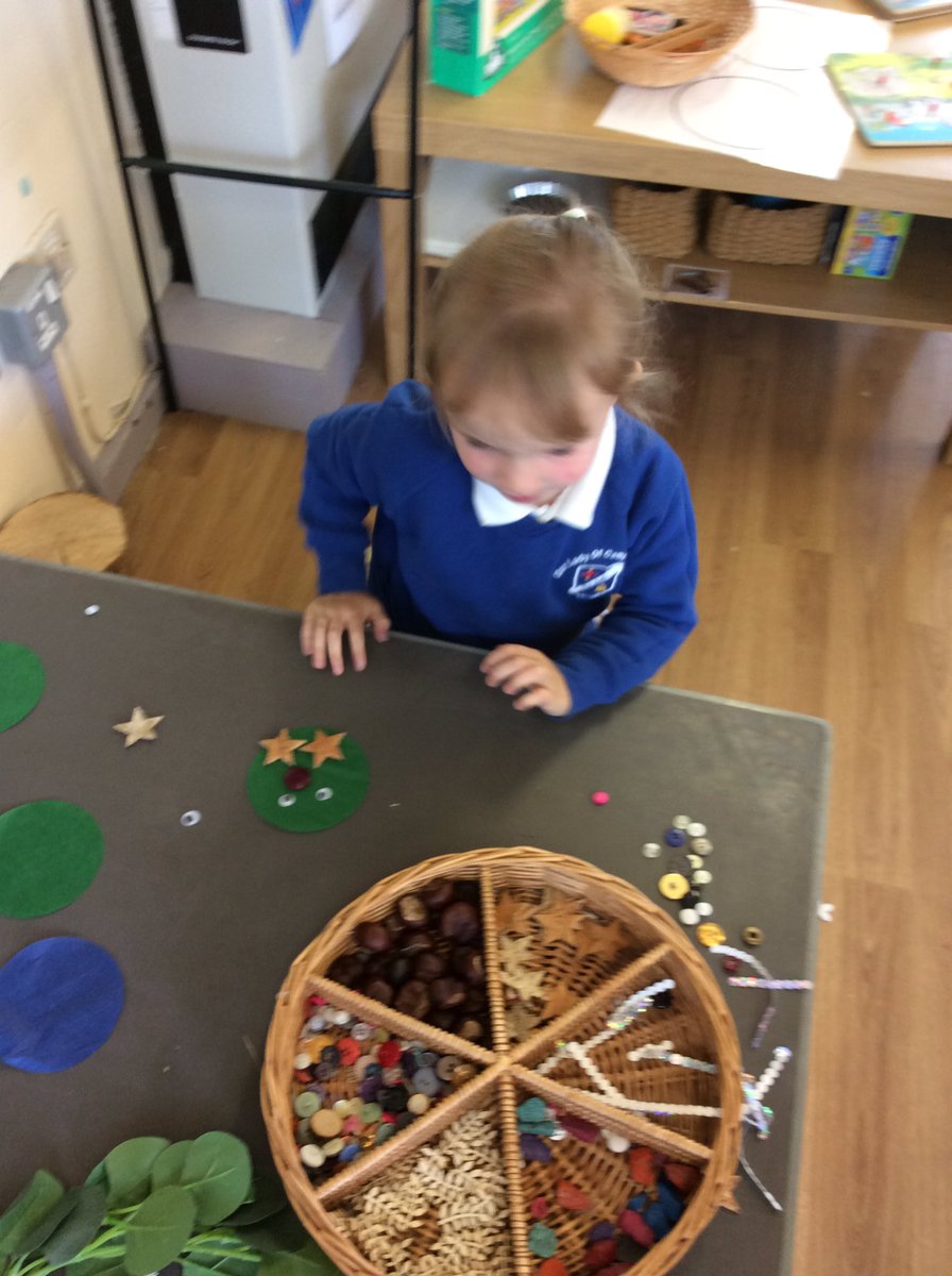 MainwaringOLOC's tweet photo. After reading ‘The girl who loves bugs’ Nursery were inspired to make their own bug creations! 🐞 🕷 🐛 https://t.co/31WswajINf