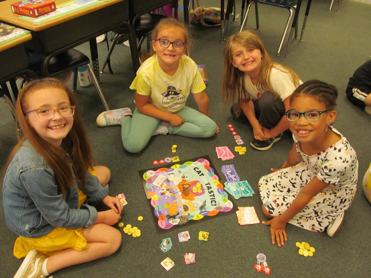 BethHalterman's tweet photo. GAME DAY! We love seeing all of the cooperation, communication, and collaboration on our teams. Great smiles and laughter too. Way to go!!#RESGrowingSuccess https://t.co/oJAOmLTasJ