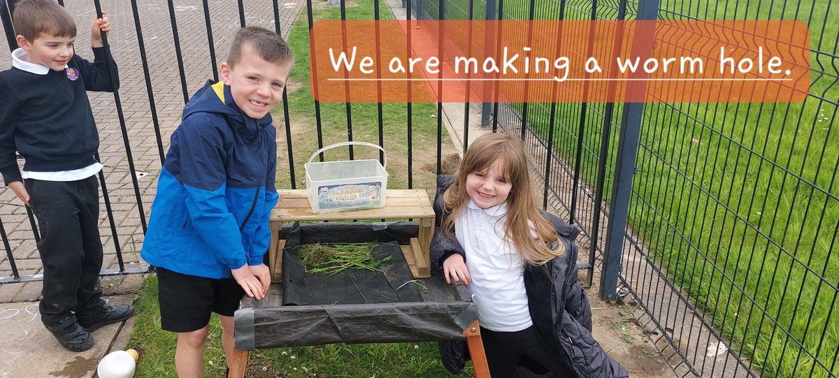 NetherburnPs's tweet photo. P1/2 love outdoor learning. We try to make the best of our space. They explore, create, imagine & wonder. #SLCPlay #ItsSLC @PlayPioneerScot @PlayScotland @earlyplay @deirdre_grogan https://t.co/7a8NBQDXvu
