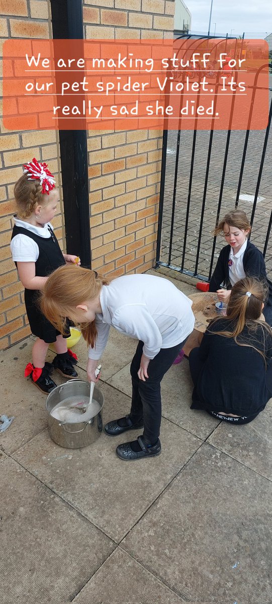 NetherburnPs's tweet photo. P1/2 love outdoor learning. We try to make the best of our space. They explore, create, imagine & wonder. #SLCPlay #ItsSLC @PlayPioneerScot @PlayScotland @earlyplay @deirdre_grogan https://t.co/7a8NBQDXvu