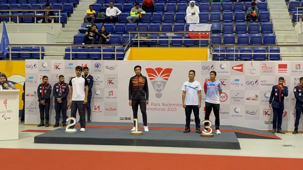 suhas_ly's tweet photo. Proud to have won Silver Medal 🥈 at Bahrain Open Para Badminton Championships 2023 in Manama.
Defeated South Korea, Brazil, China , Germany and Indonesia. Lost to Malaysia in Finals in a close match 21-16, 21-23, 17-21.
Thanks for all the support
Jai hind 🙏 https://t.co/7nE4uxm1eO
