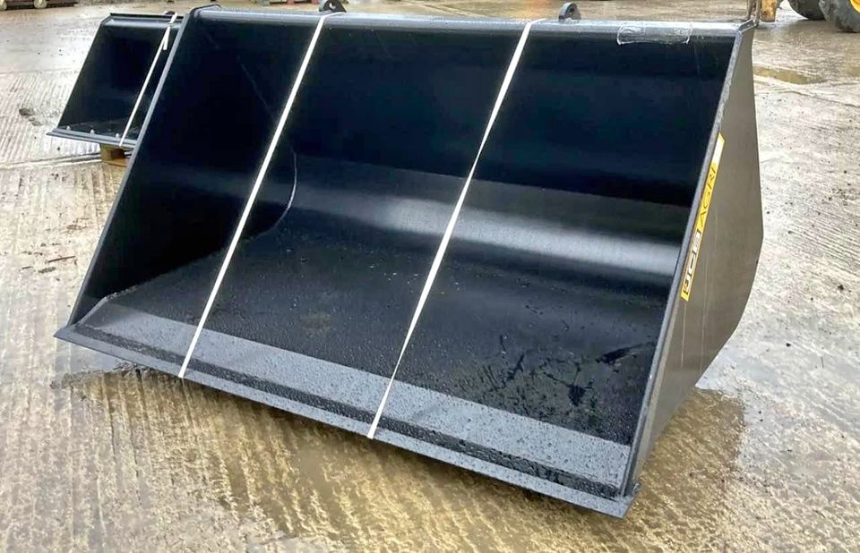 GCSMachinery's tweet photo. We have brand new genuine #JCB buckets in stock!
1m3 without wear edge - £995*
1m3 with bolt-on wear edge - £1175*
2m3 - £1950*
*Excluding VAT
Collection from Horncastle, Lincs
Ask for a quote for nationwide delivery
Call Michelle on 07494777763 or Tim on 07497557567 https://t.co/jdyznHJtpj