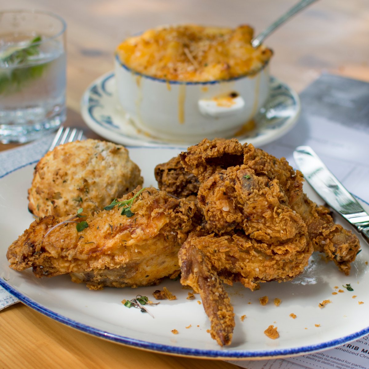 NavyPier's tweet photo. Reunion is serving up good food for an even better cause. Join Chef Art Smith for a special four-course dinner with fifty percent of the proceeds to be donated to the Alzheimer’s Association Illinois Chapter.

🎟️: https://t.co/29GzKTeeCO
#NavyPier #chicago #chicagofoodie https://t.co/lbrqsnbTxk