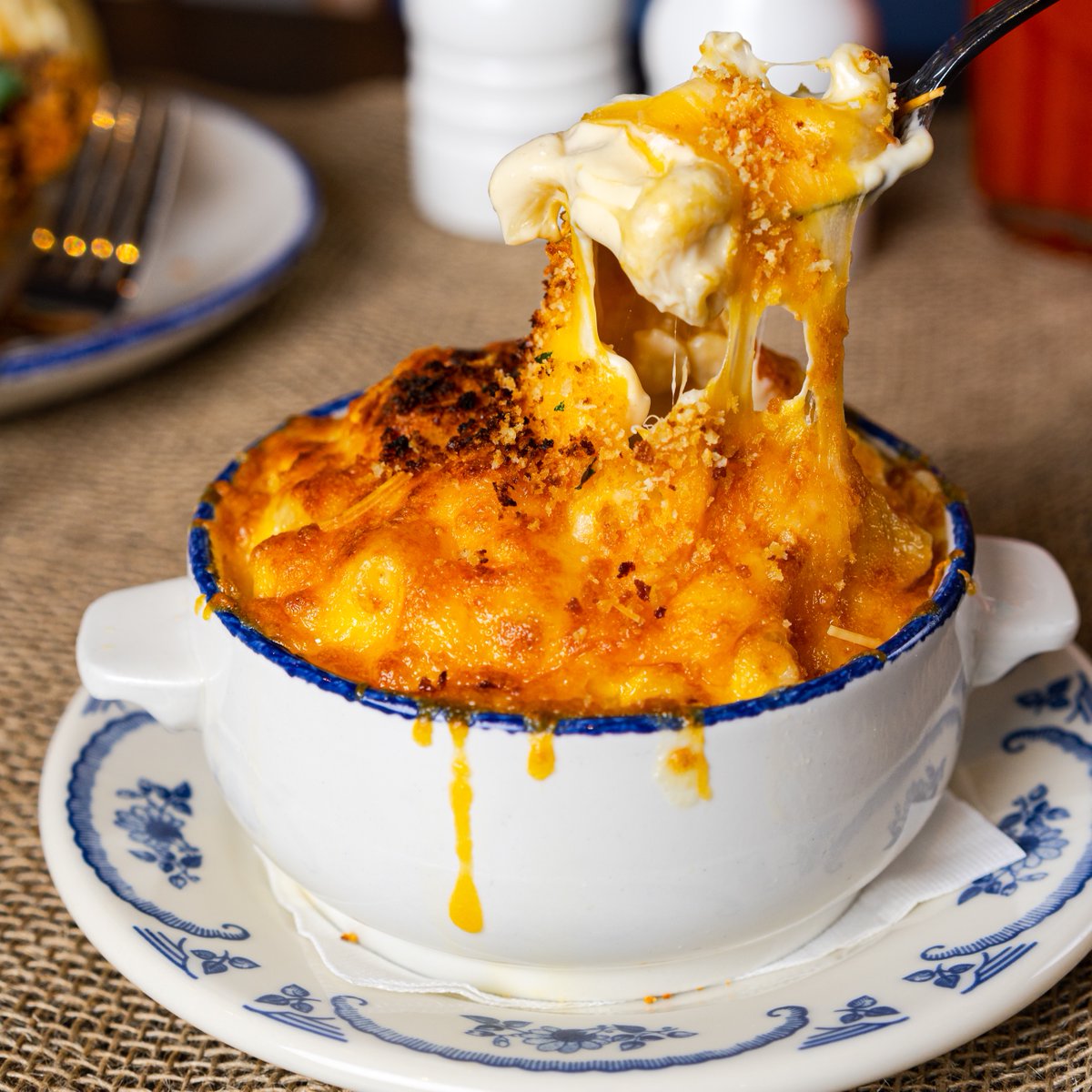 NavyPier's tweet photo. Reunion is serving up good food for an even better cause. Join Chef Art Smith for a special four-course dinner with fifty percent of the proceeds to be donated to the Alzheimer’s Association Illinois Chapter.

🎟️: https://t.co/29GzKTeeCO
#NavyPier #chicago #chicagofoodie https://t.co/lbrqsnbTxk