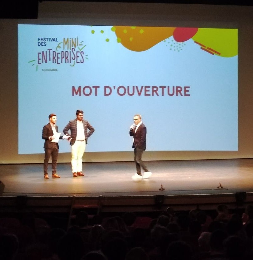 Heureux et fier de ce 1er festival <a href="/EPAOccitanie/">Entreprendre Pour Apprendre Occitanie</a>. Journée merveilleuse et rythmée où 1500 élèves des <a href="/actoulouse/">Académie de Toulouse</a> et <a href="/acmontpellier/">Académie Montpellier</a> étaient réunis pour présenter leurs projets de #MiniEntreprises. 75 stands, de l'imagination, de belles présentations et des sourires. 👍🙌🙏 à tous