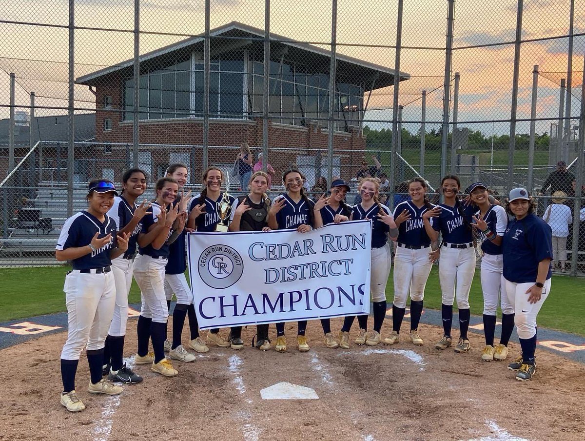 Congrats to our amazing Lady Knights Softball team Cedar Run District Champs! We are proud of you! @LCPSOfficial @SolomonTWright1 @mbonner_Champe @sdavis1908 @Tara_Woolever @AlyciaHakes @LCPSOfficial @TheChampeAD @ChampeKinz #champeexcellenceeverywhere
