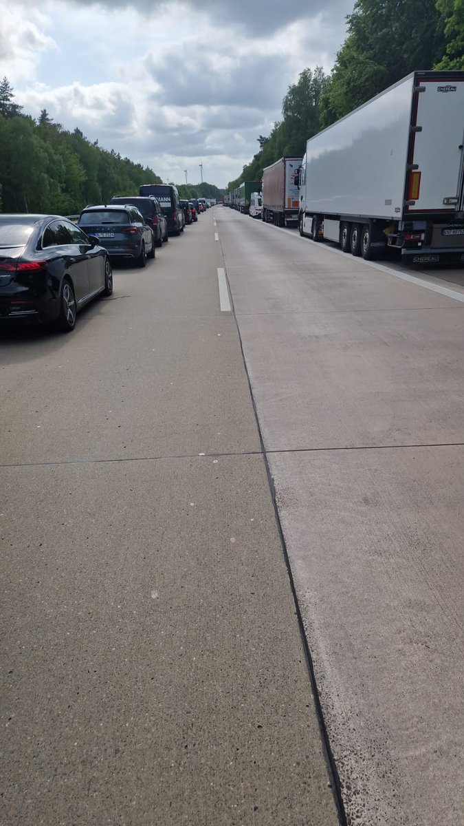 Kleiner Reminder für meinen Thesis Stream heute Abend auf twitch.tv/ba_stream ab 19:40. Eigentlich sollten die Games um 20 Uhr starten, leider sieht der Support POV gerade so aus. Drückt ihm die Daumen. Ich hoffe ihr erscheint zahlreich und stoßt auch gerne später dazu.