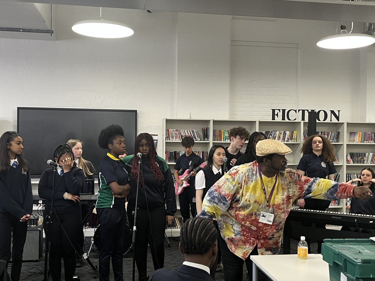HabsBorough's tweet image. Dele Sosimi is one of the most important voices of Afrobeat. Our students were lucky enough have him here at Borough Academy this afternoon. #boroughculture #boroughadvantage #cultureweek