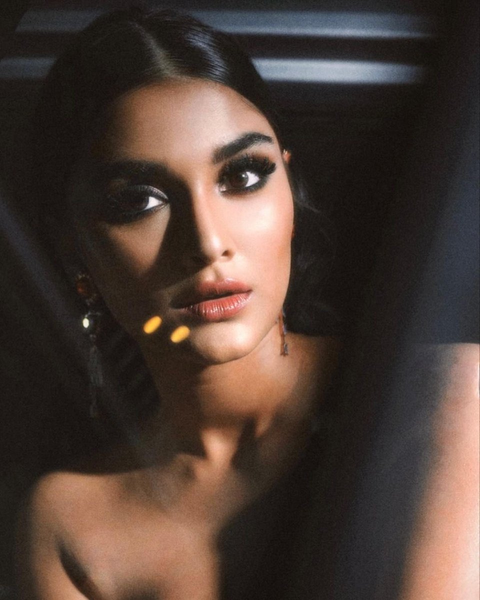 HELLOmagIndia's tweet image. #HELLOCelebs: You can never go wrong with #kohleyes...
Get inspired by @saieemanjrekarr to cop this look! 
.
#beauty #saieemajekar #tollywood #teleguindustry