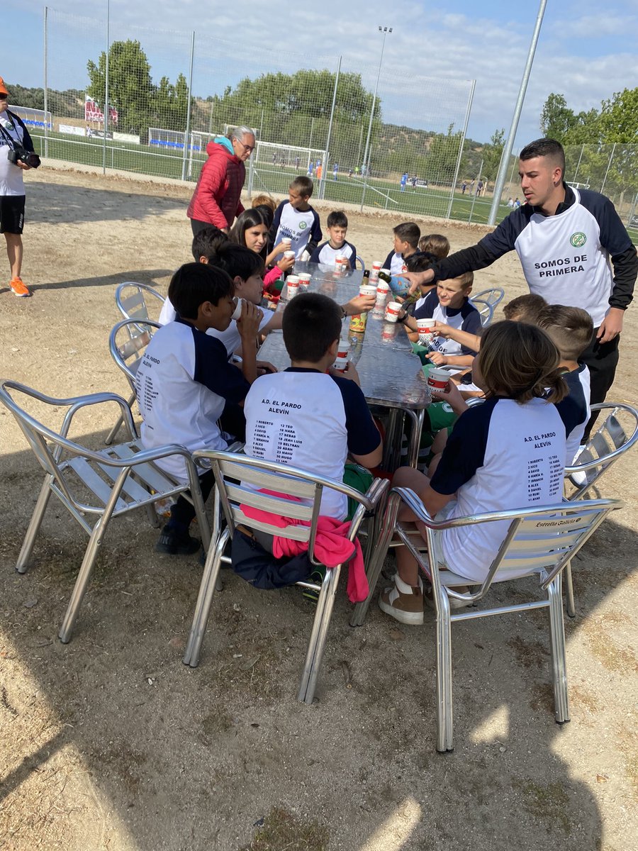 AD_El_Pardo's tweet photo. ¡Somos de primera!
Nuestro Alevín A.D. El Agrupación Deportiva El Pardo consiguió el ascenso matemático a primera al imponerse por 1-10 a Nuestra Señora del Buen Consejo.

¡Vamos Pardo! 💚
#elpardo #futbolregional #regionalmadrid #vamospardo
https://t.co/jLFylRDOom
@TierraClinica https://t.co/o3FLmob3Kn