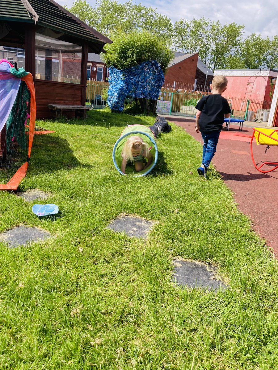 brightfuturesST's tweet photo. 🌈 This afternoon at Riverside Childrens Centre - Our “Young Mums” and children welcomed our special guest called Claire to the group 🥰.

Claire from “Nurture Us” delivered a: Emotions in Early Years workshop- that was informative and fun 😀.
#learningemotions https://t.co/EIYEy0TuEl