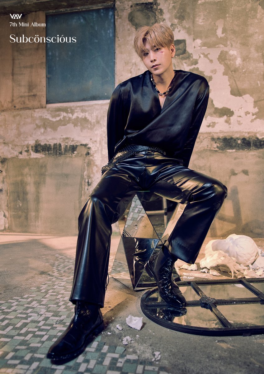 VAV_official's tweet photo. VAV 7TH MINI ALBUM 『Subcönscióus』
CONCEPT PHOTO ‘A Broken Mirror’

#StVan #세인트반

Release on
2023.06.12 6PM (KST)

#VAV #브이에이브이 
#Subcönscióus #Subconscious https://t.co/2hDQdOsFQf