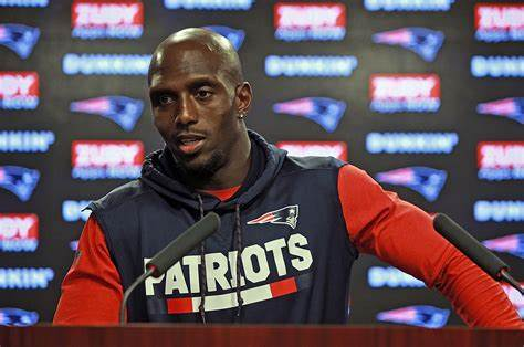 NFLTradeNews's tweet photo. #Patriots Devin McCourty is heading to NBC's Football Night in America, per
@AndrewMarchand 
. https://t.co/J7DrvUrr91