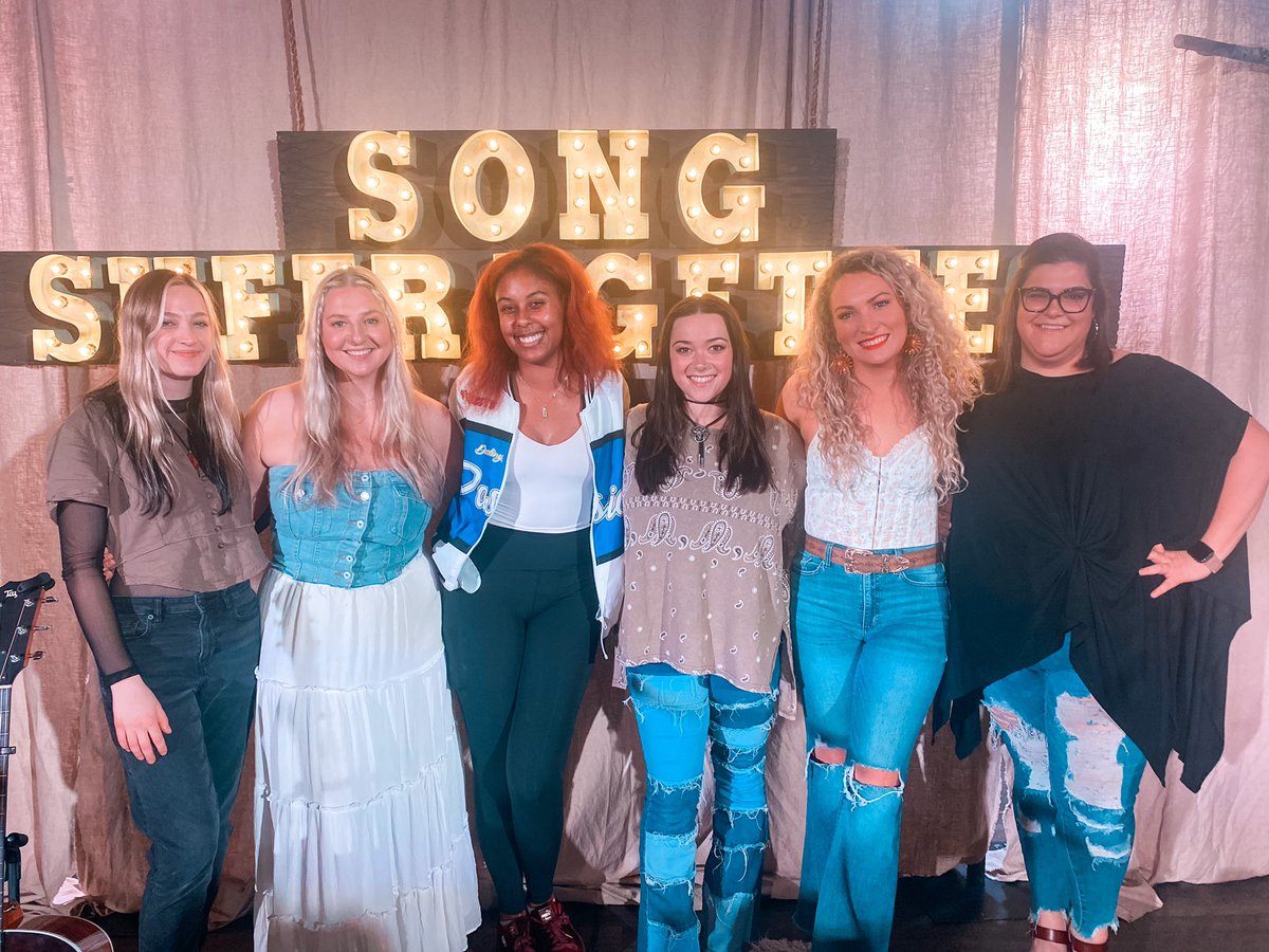 8:30PM SHOW These ladies and this crowd were incredible!! 🥰 If you missed tonight’s show, don’t stress! It’s on our YouTube channel now!! #LetTheGirlsPlay