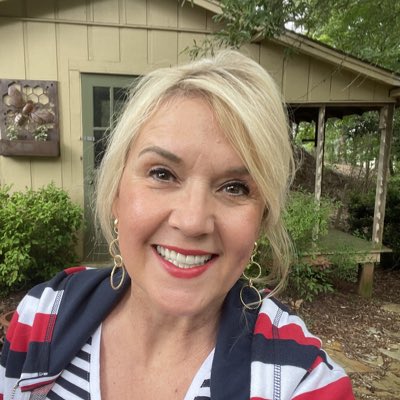 KimWatersNEGA's tweet photo. #NewProfilePic https://t.co/qhQbrPSmiF