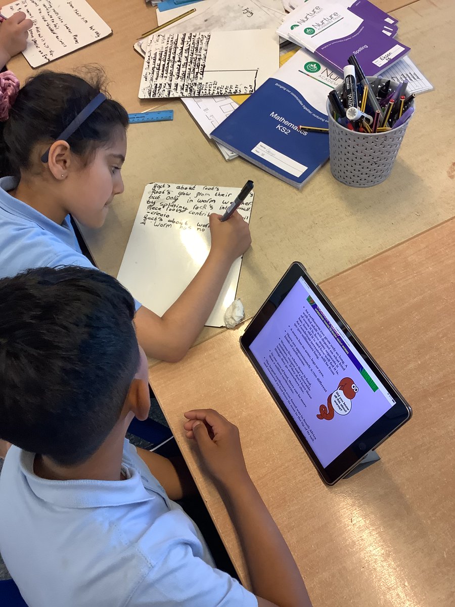 Byronprimarysch's tweet photo. 3B have enjoyed an afternoon full of science activities. We have compared 2 different types of soil and researched interesting facts about soil and what lives inside it. We are excited to ‘plant our pants‘ tomorrow.🐞🐜🔬🩳
#ByronStem
#ByronScience
#PlantYourPants
#Countrytrust https://t.co/jUuXFk5i3a