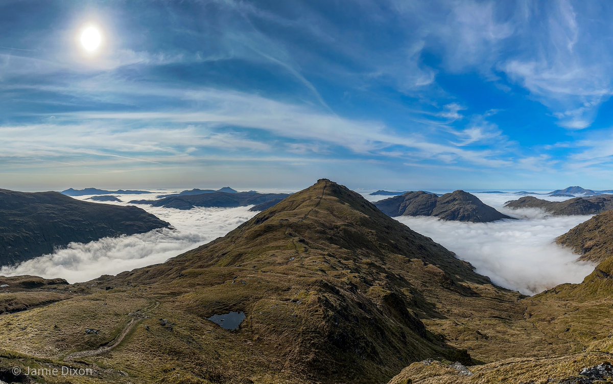 jamiedixon72's tweet photo. Looking back on our camp below Beinn Tulaichean &amp; cloud inversion as we climbed Cruach Ardrian Munro #34 🏴󠁧󠁢󠁳󠁣󠁴󠁿 https://t.co/v5LsiJ37H2