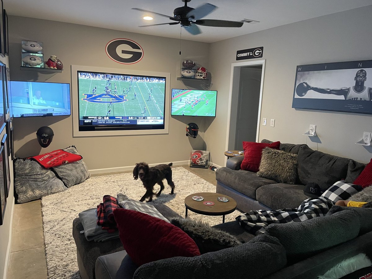 HawkPause's tweet image. 