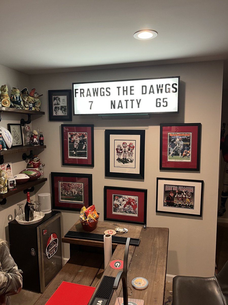 HawkPause's tweet image. 