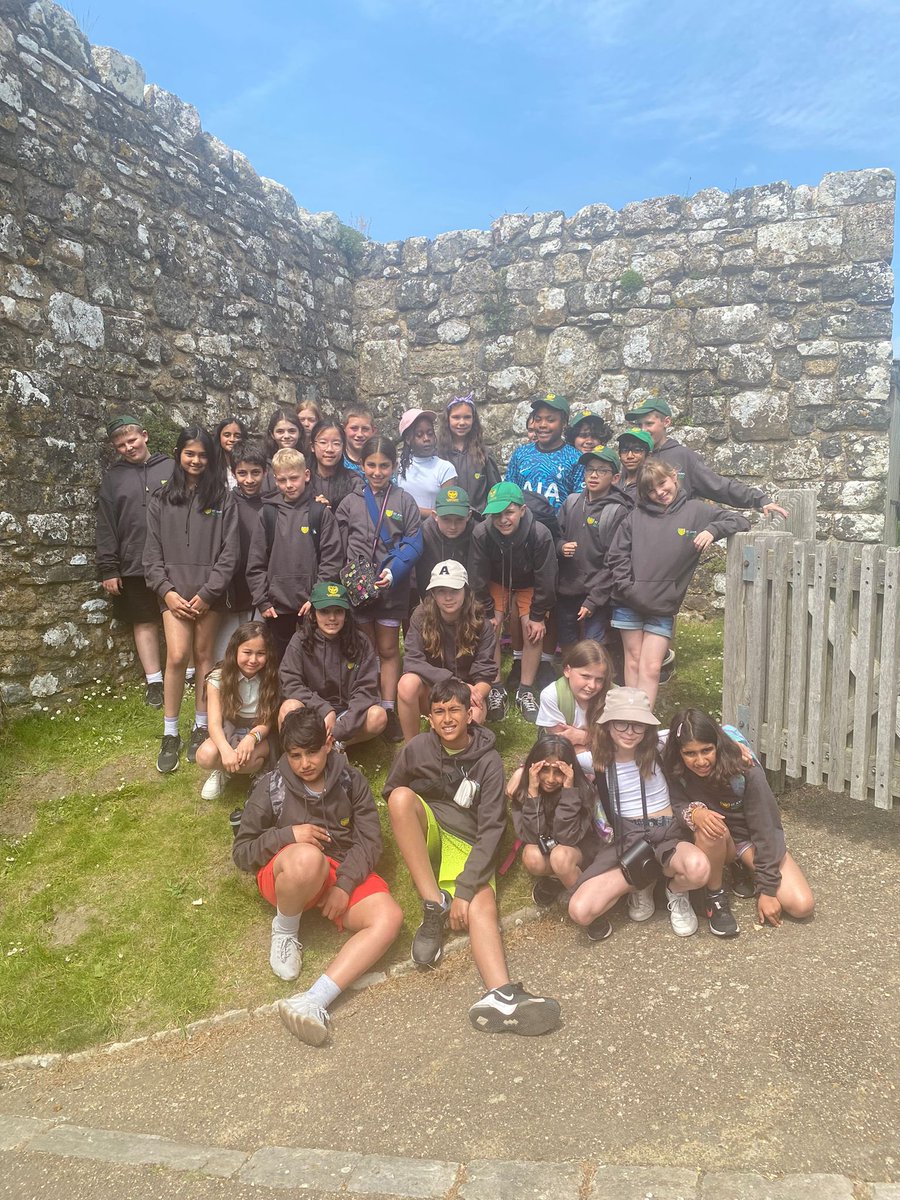 stjohnscen20's tweet photo. We have had a fantastic afternoon exploring the historic Carisbrooke Castle and learning its history! #IOW2023 #AlwayLearning @ASPNW2 @LDBSSchools https://t.co/Z2IsKhqeVl