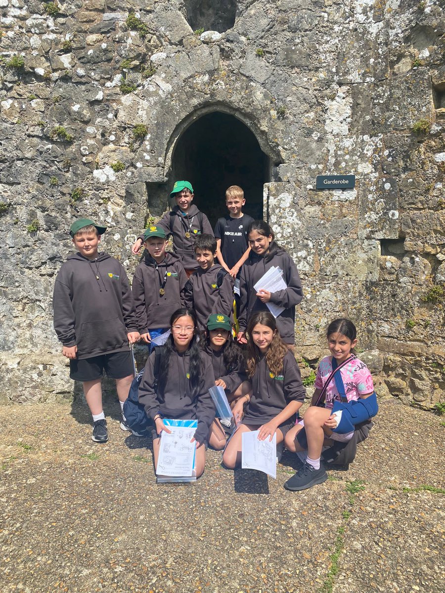 stjohnscen20's tweet photo. We have had a fantastic afternoon exploring the historic Carisbrooke Castle and learning its history! #IOW2023 #AlwayLearning @ASPNW2 @LDBSSchools https://t.co/Z2IsKhqeVl