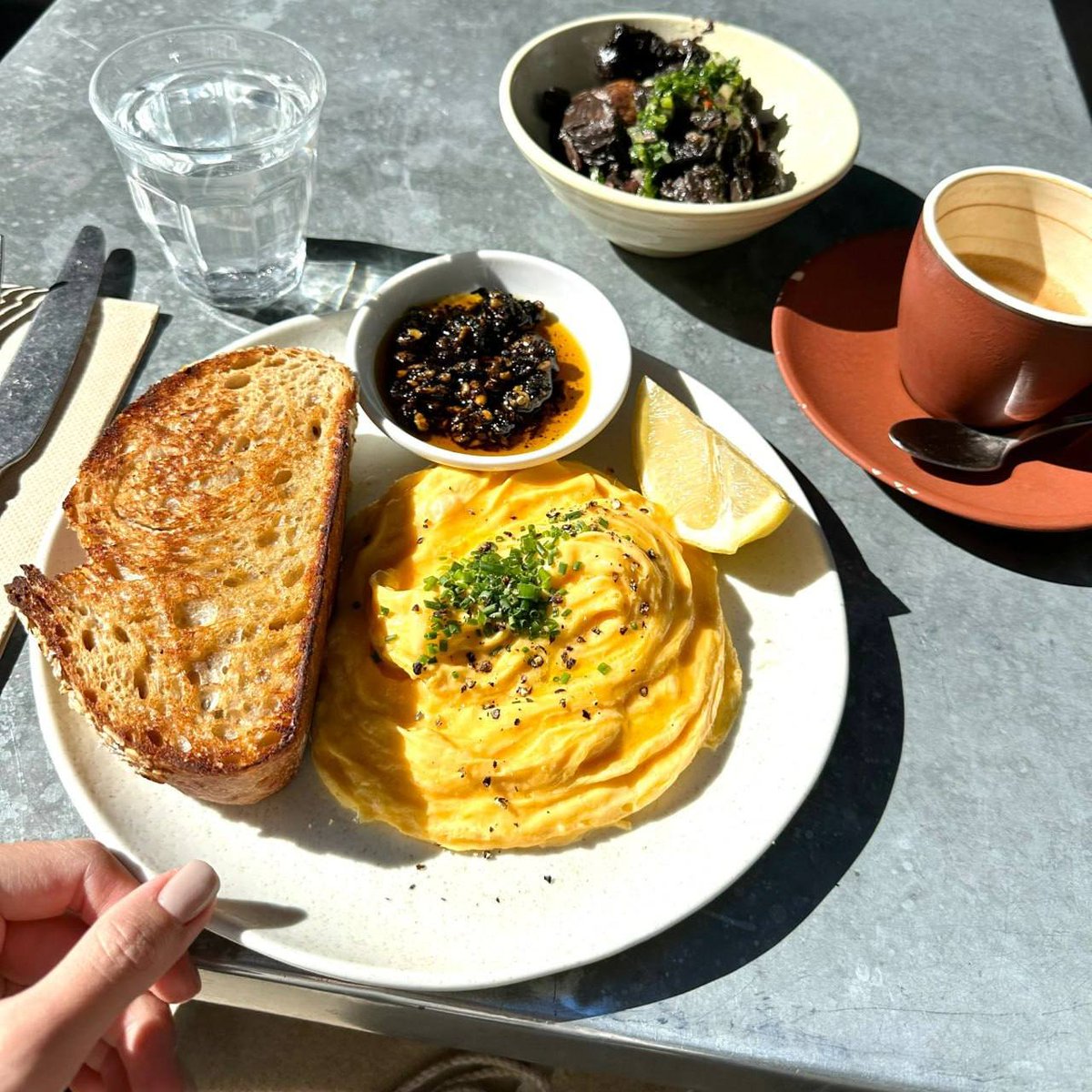 divaschap's tweet photo. Coffee and bread always go so well together https://t.co/RP3a5KHTr5