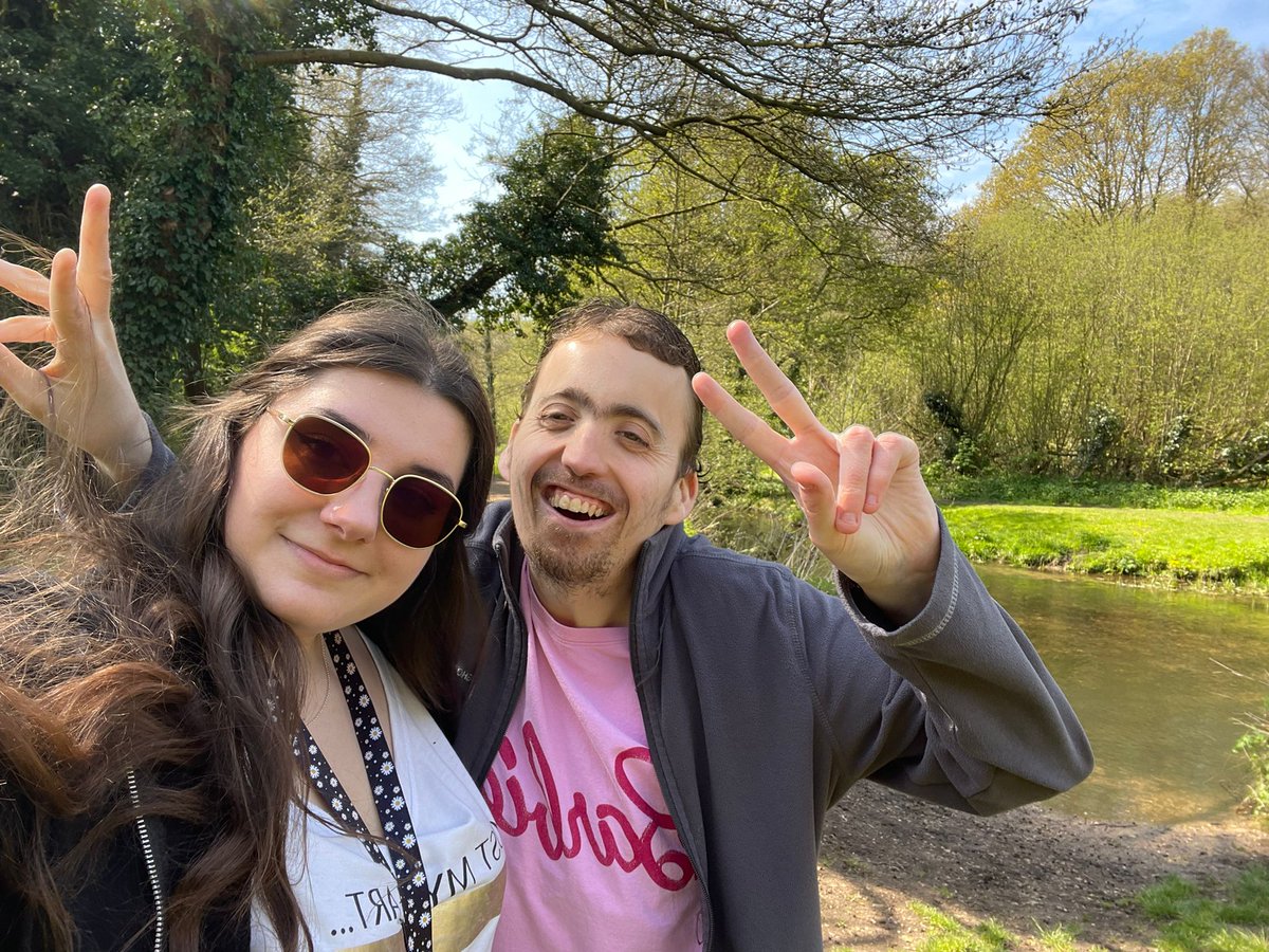Cascade_Cohen's tweet image. Matthew enjoying a peaceful walk by the river!🚶‍♂️🚶‍♀️
Look at all that beautiful greenery. 
#Springwalks
#outdooractivities