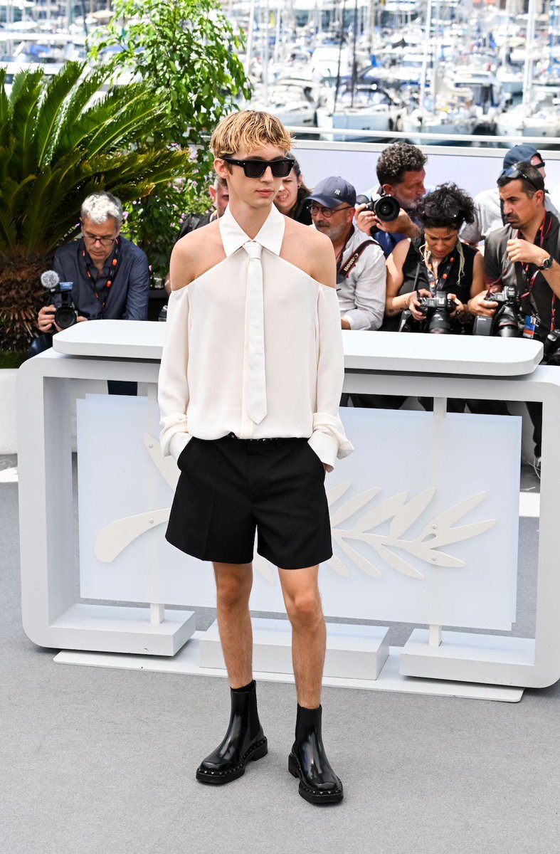 .@TroyeSivan was seen at “The Idol” photocall at the @Festival_Cannes in a Valentino look designed especially for him by #PierpaoloPiccioli, along with #ValentinoEyewear made with Akoni Group.
Stylist: @MarcForne 

#Cannes2023