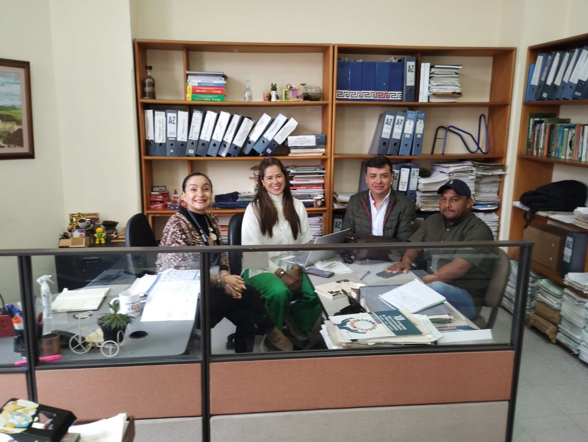 #AEstaHora en la <a href="/GoberCaldas/">Gobernación de Caldas</a> radicamos la propuesta técnica para apoyar a 7 organizaciones de productores con maquinaria y equipos que permitan avanzar en BPM 🔔