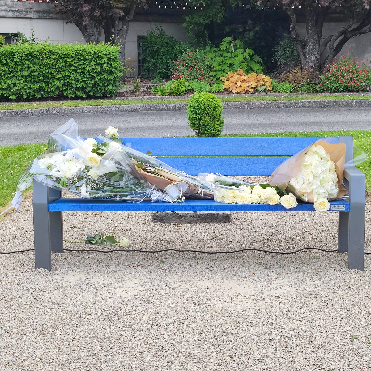 GIBBS5108's tweet photo. Une minute de silence au #chureims après le décès de l'infirmière assassinée. Un hommage poignant et le soutien de toute la communauté hospitalière https://t.co/GOk3knLMBP