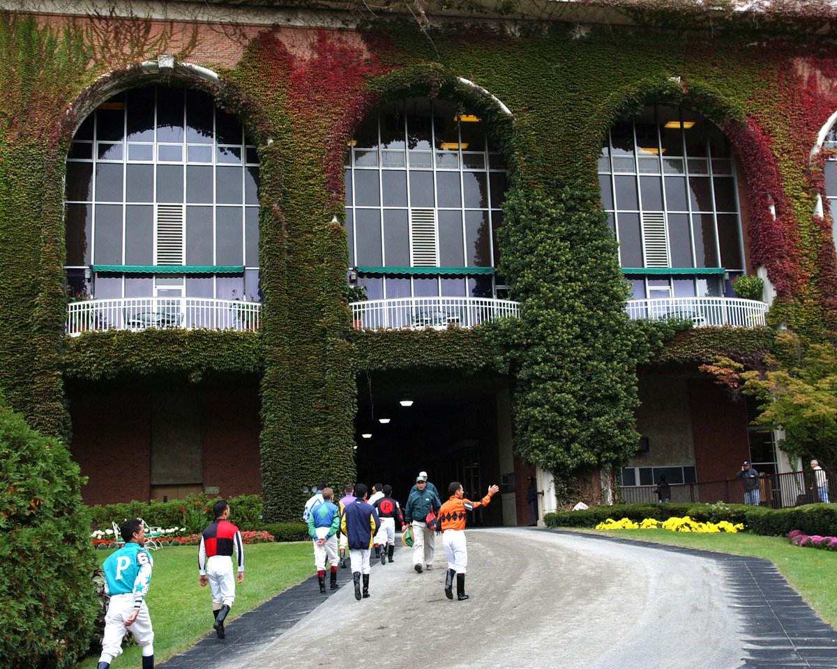 SouthernGaming's tweet photo. Triple Crown Trivia: Fun Facts and Fun Stuff about past Triple Crown Champions... check it out at: https://t.co/K9FFyryogX https://t.co/QjNWUUPwpz