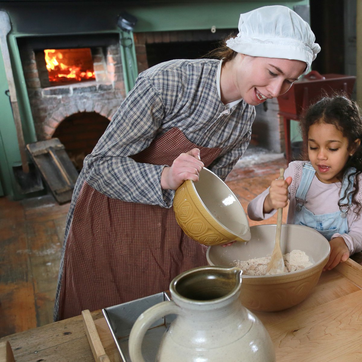 BlackCreekNews's tweet photo. Are you ready to mix things up in the kitchen? During our "Cookies in the Cabin" program, learn how to bake cookies using age-old techniques. Visit our website to learn more and to book! https://t.co/rA5sJ88SUp

#OldFashionedBaking https://t.co/m5CfCpUxnJ