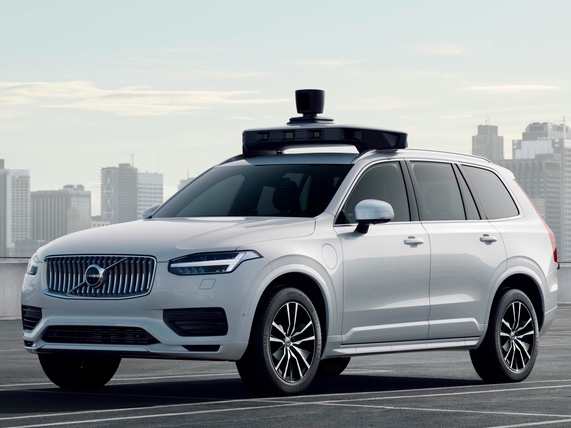 CryptoWarhol's tweet photo. JUST IN: Uber and Google's Waymo are launching autonomous vehicle rides in Phoenix, Arizona later this year. 😳 

Would you ride one? https://t.co/ydeVFa63Zi