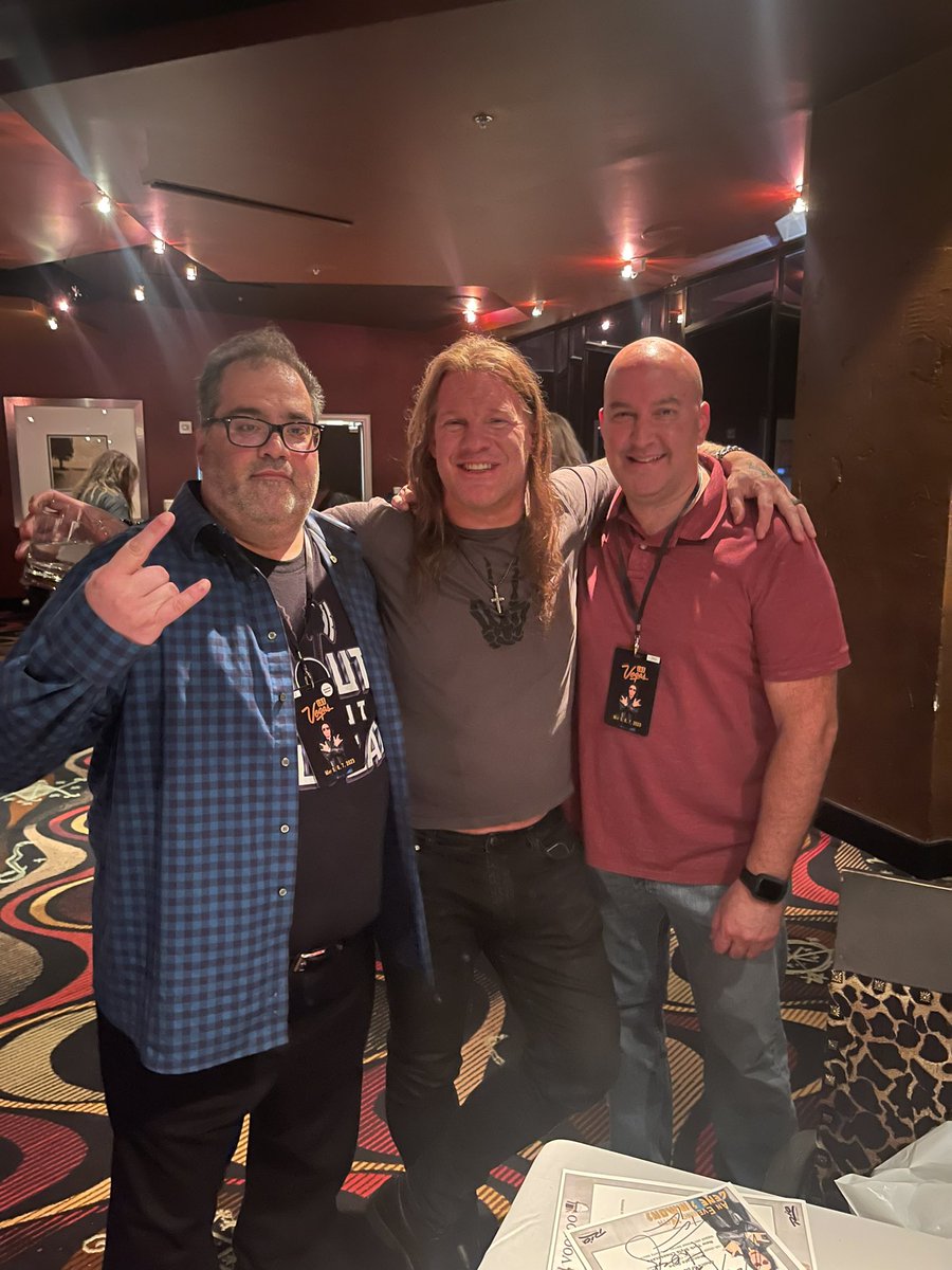 SIOLoudcast's tweet photo. Last night of #AnEveningWithGeneSimmons
The most unbelievable night ever for SIOL!!!
4 of 6 + 1 video
@genesimmons @brucekulick
#KISS #KISSArmy #GeneSimmons #Jericho #ChrisJerico #PJFarley #RedCupGeoff https://t.co/yxN5tgCHcZ