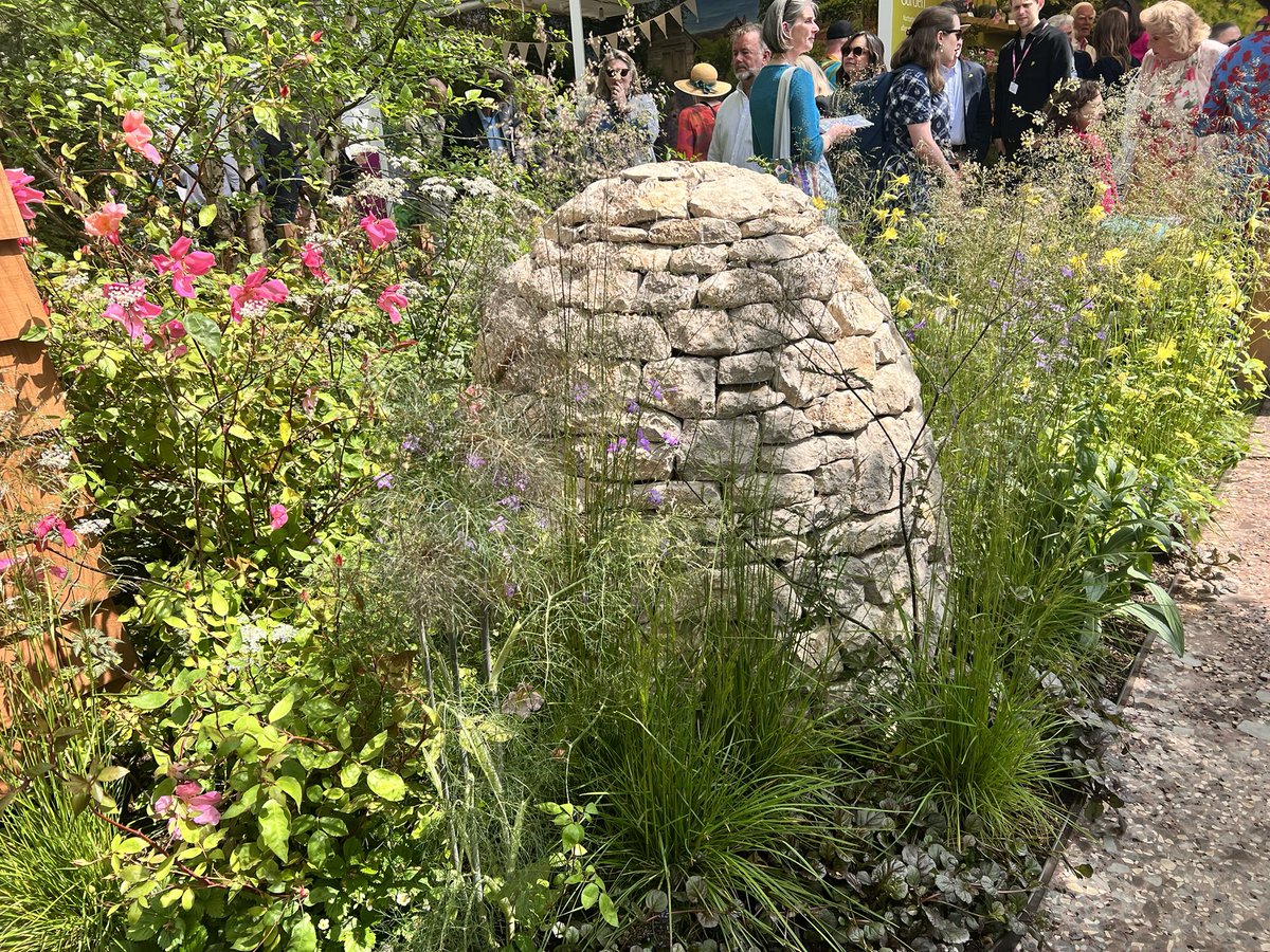 Great to see wonderfully designed gardens @chelseaflowershow today. Congratulations to Horatio’s garden which received best in show.
#chelseaflowershow2023 #HoratiosGardenChelsea #gardenshow #jamesasinclair 
#rhspartnergarden