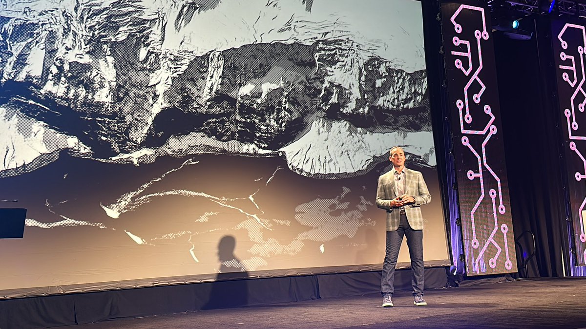 lizkmiller's tweet image. &quot;Don&apos;t constrain yourself to selling a sku or a seat. Imagine outside your business or industry.&quot; @PROS_inc CEO   Andres Reiner challenges attendees at #OutPerform2023 to expand what they assume their customer&apos;s journey or experience is.