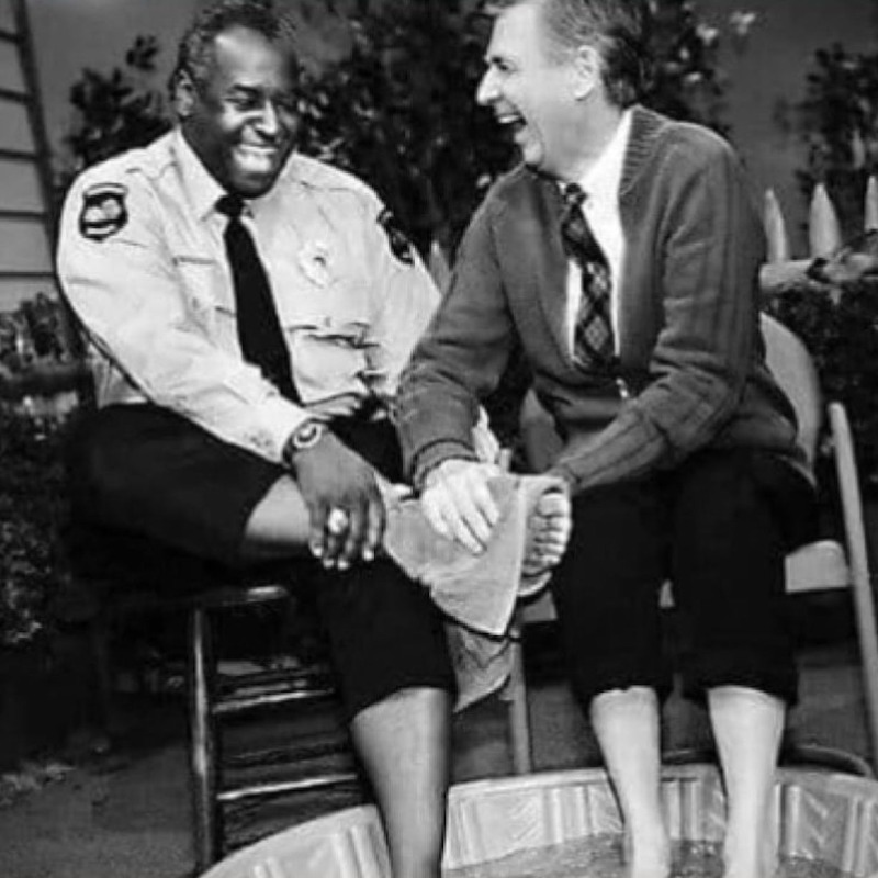 In 1969, when black Americans were still prevented from swimming alongside whites, Mr.Rogers decided to invite Officer Clemmons to join him and cool his feet in a pool, breaking a well-known color barrier.